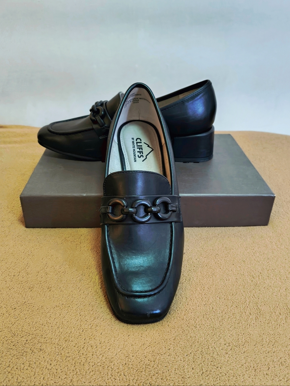 US 7 Black Leather Low Heeled Slip-On Loafers